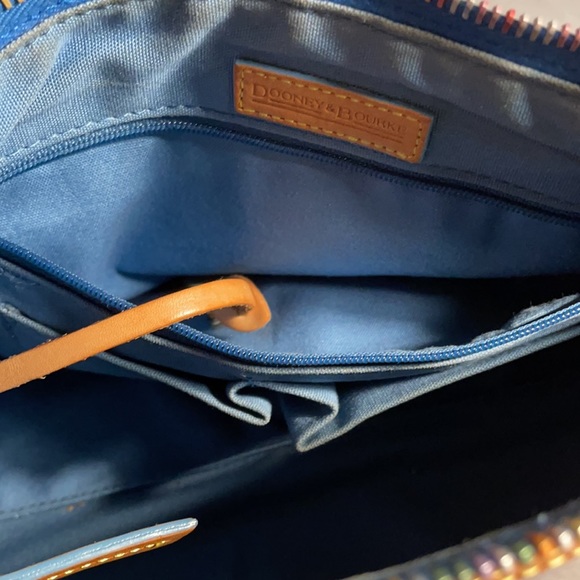 Dooney & Bourke purse. 10” length by 6” - Picture 4 of 6